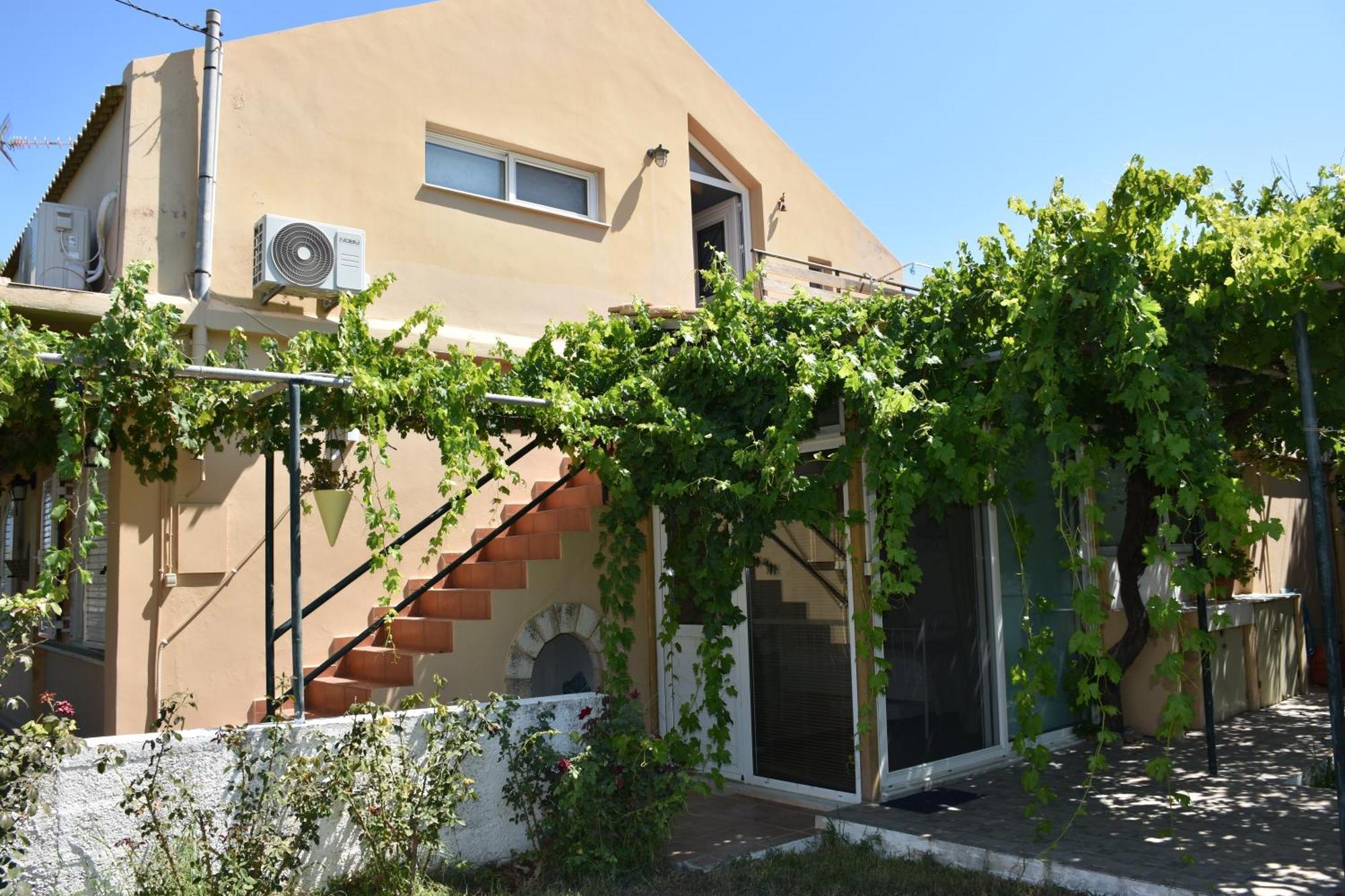 Villa Gerani Gerani  ภายนอก รูปภาพ